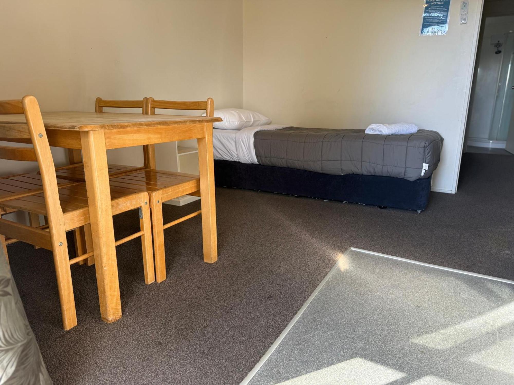 Camellia Court Family Motel Taupo Exterior photo