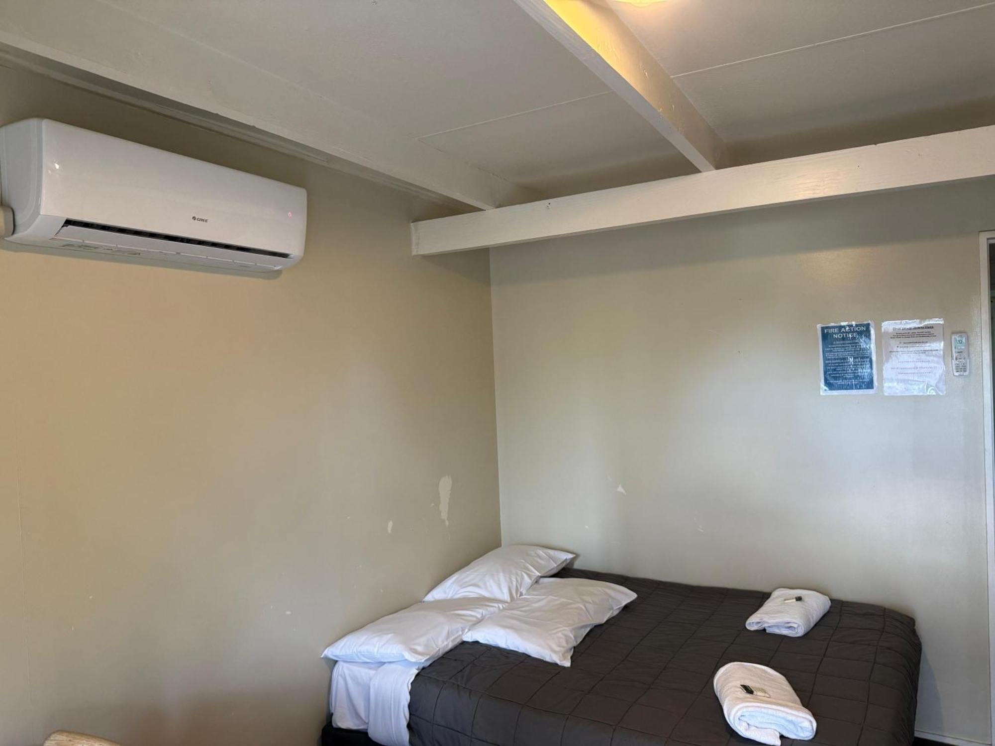 Camellia Court Family Motel Taupo Exterior photo