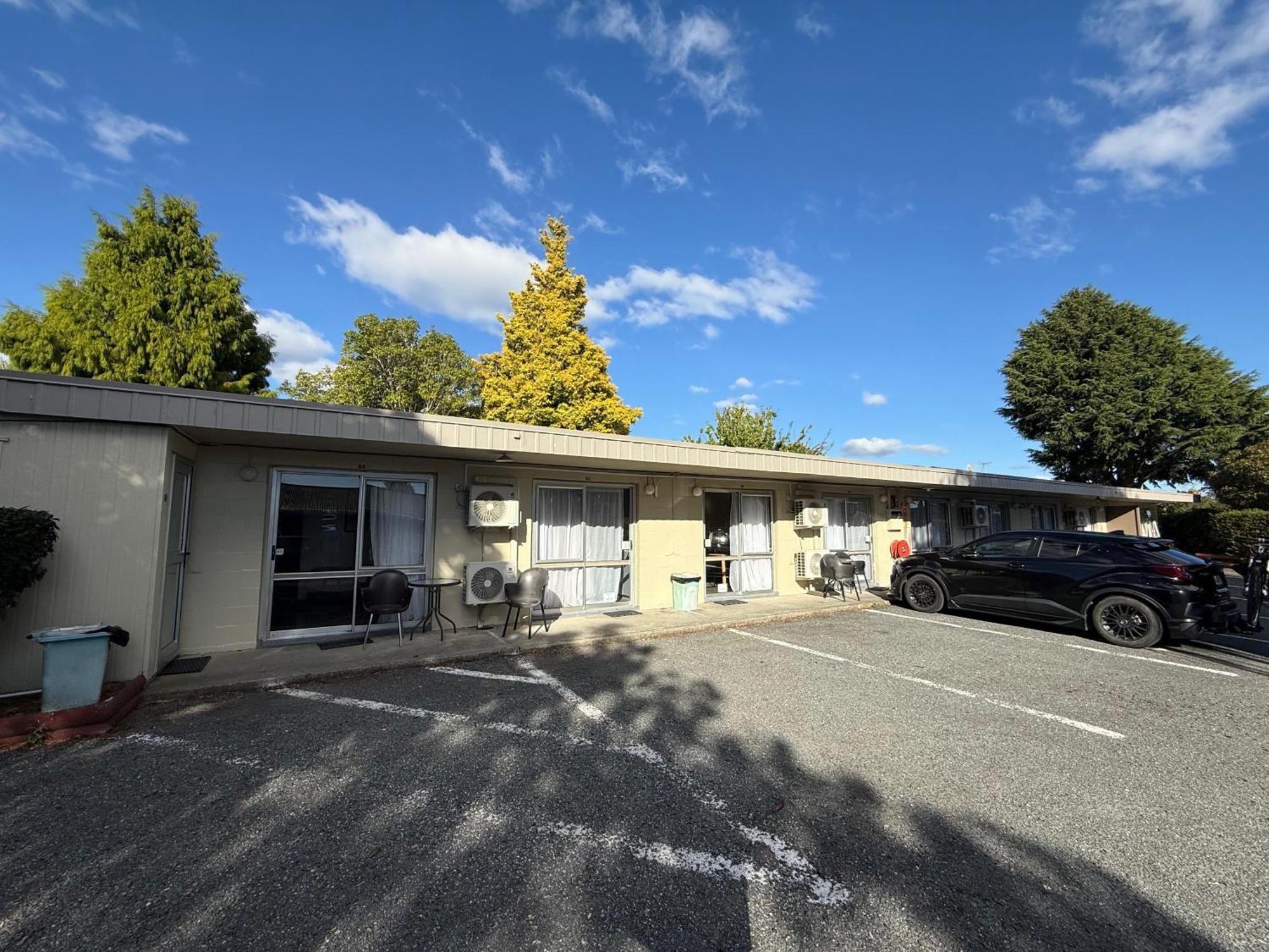 Camellia Court Family Motel Taupo Exterior photo