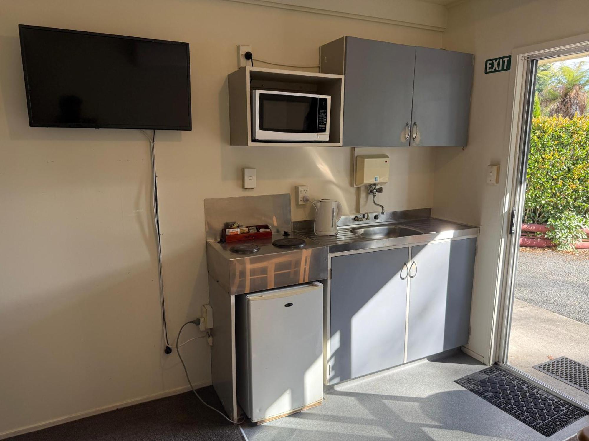 Camellia Court Family Motel Taupo Exterior photo
