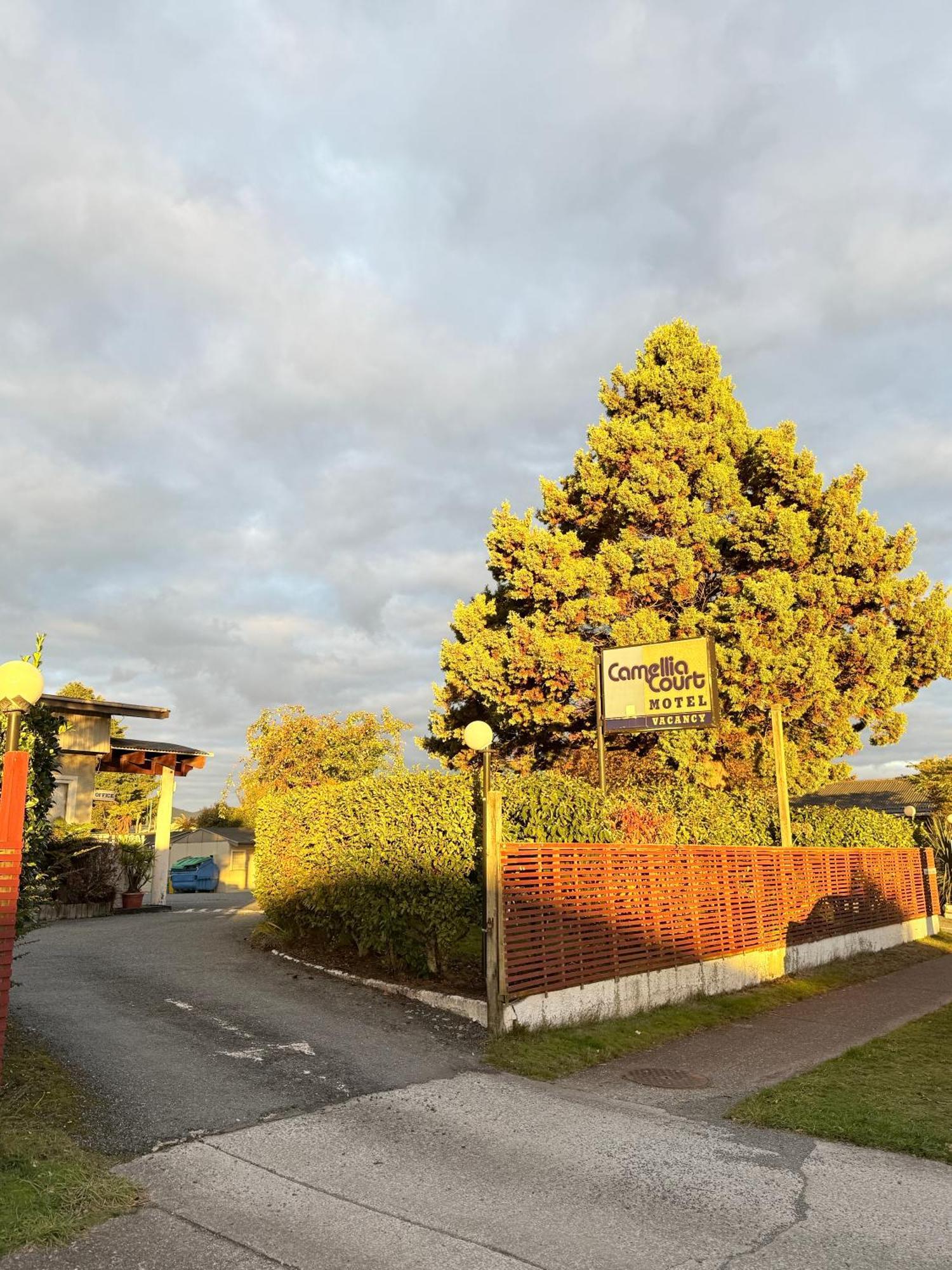 Camellia Court Family Motel Taupo Exterior photo